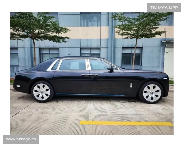 全新劳斯莱斯幻影9月面世，最后一辆老款被国人拿下？